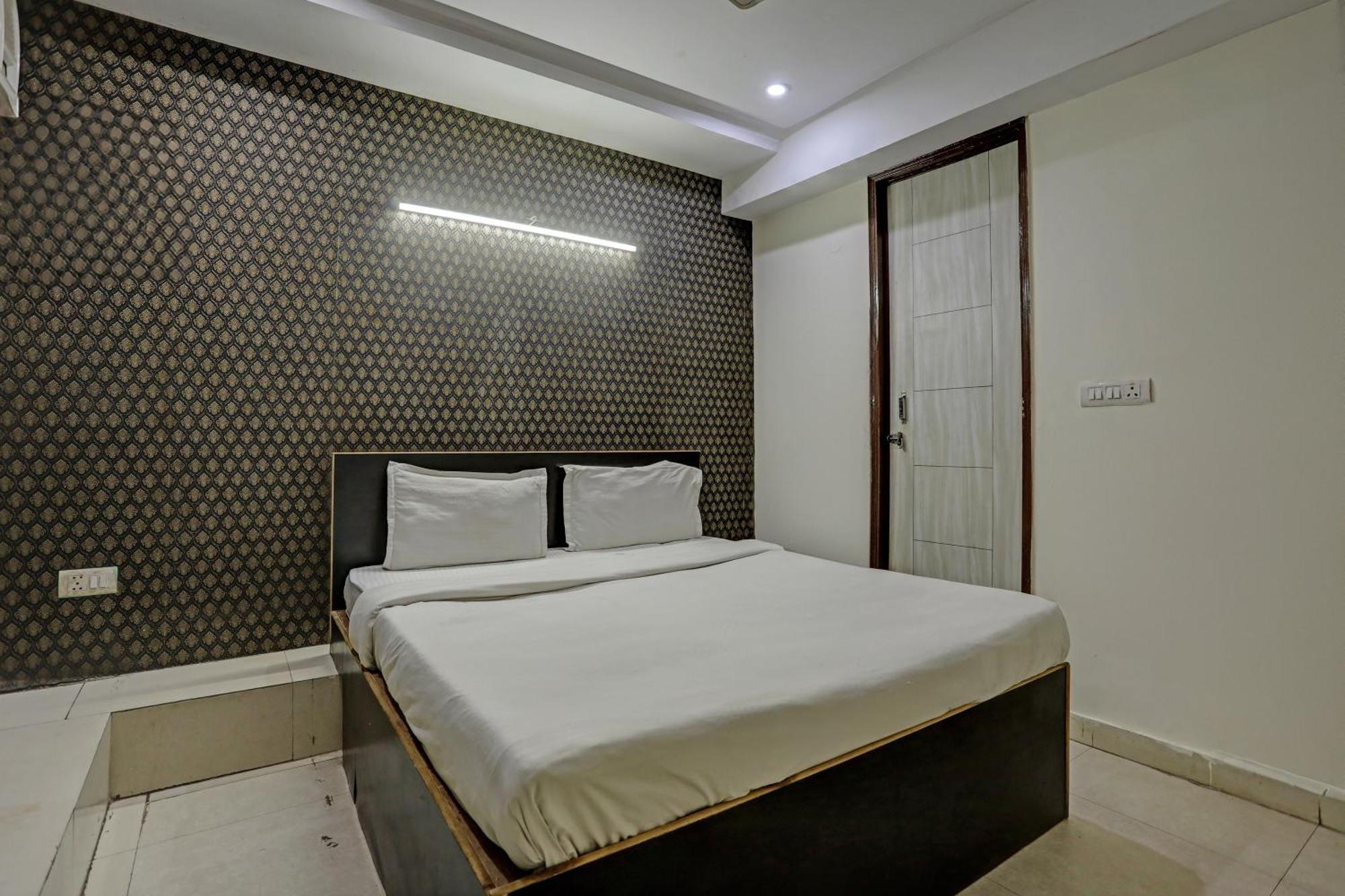 Hotel O Kanak Palace New Delhi Ngoại thất bức ảnh