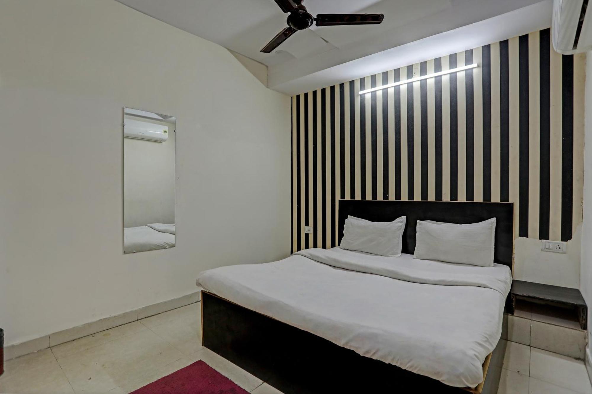 Hotel O Kanak Palace New Delhi Ngoại thất bức ảnh