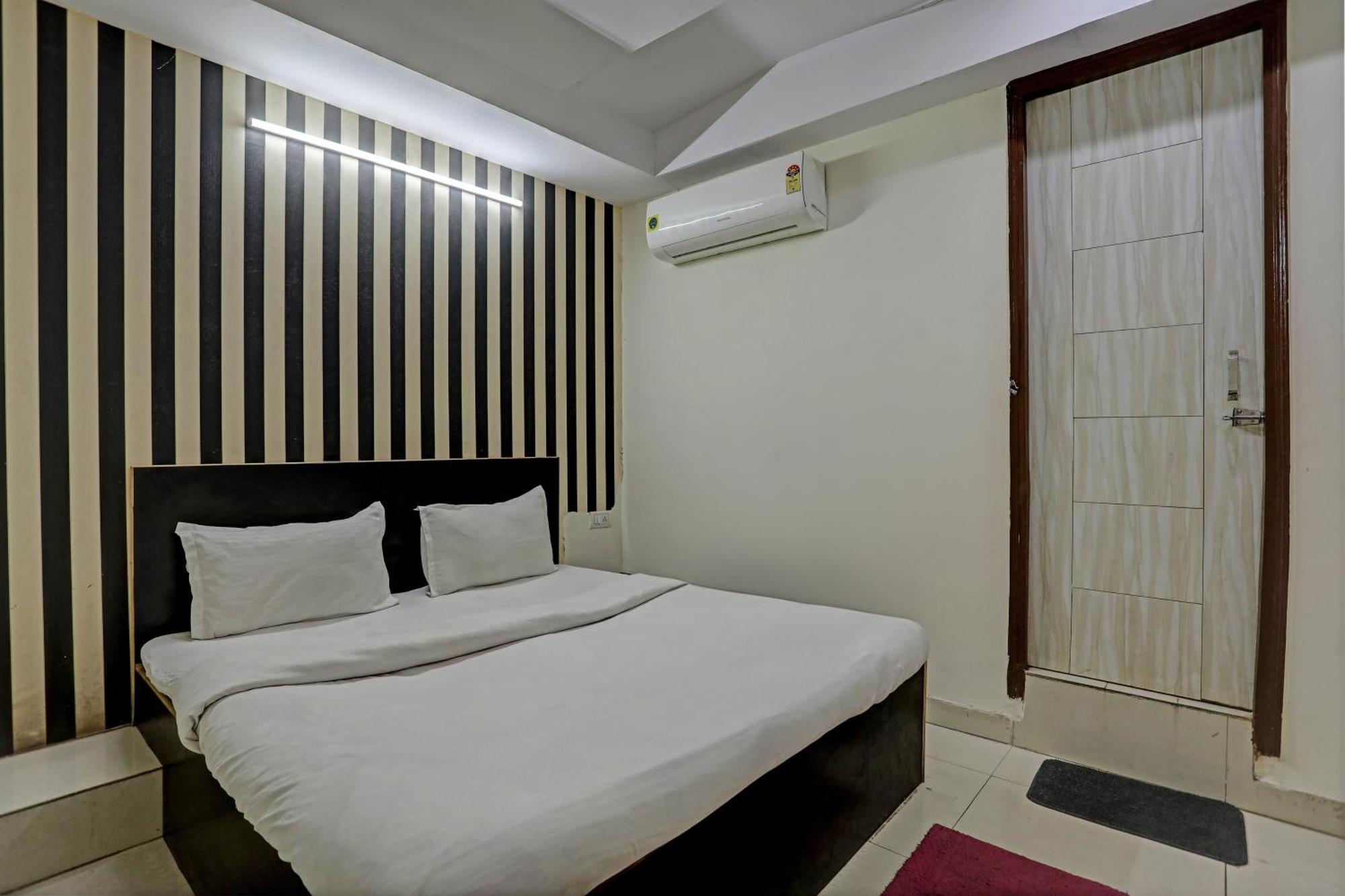 Hotel O Kanak Palace New Delhi Ngoại thất bức ảnh