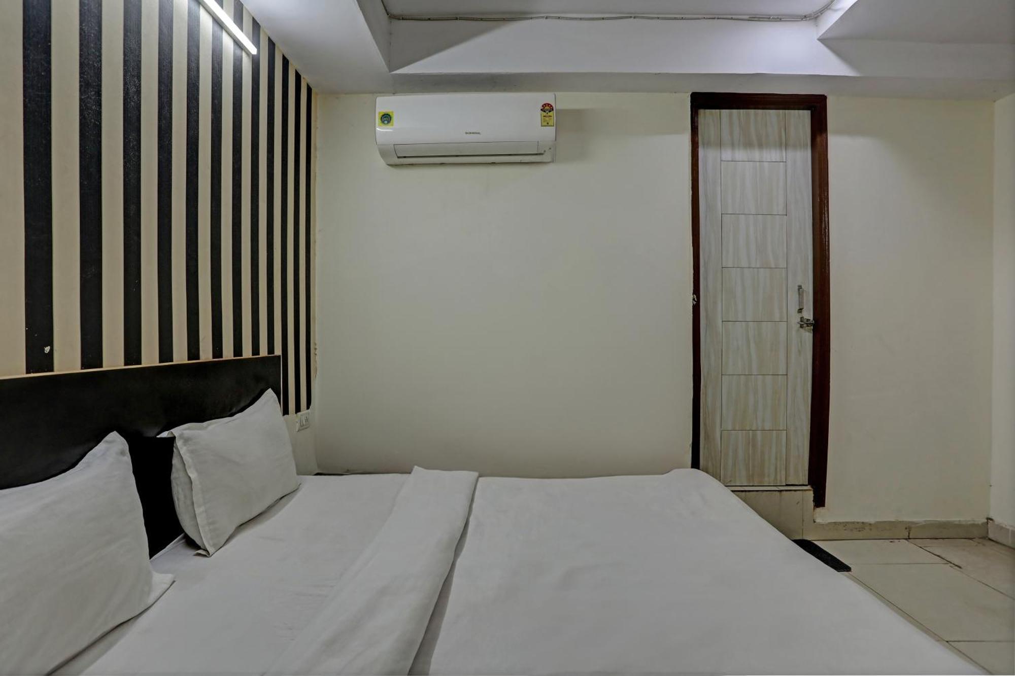 Hotel O Kanak Palace New Delhi Ngoại thất bức ảnh