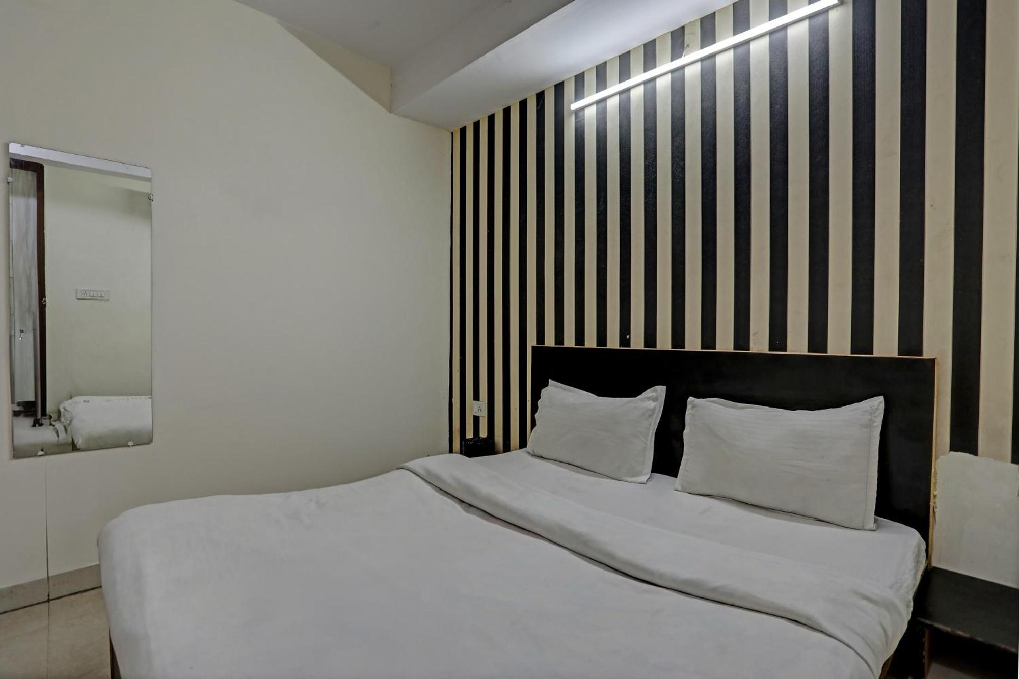 Hotel O Kanak Palace New Delhi Ngoại thất bức ảnh